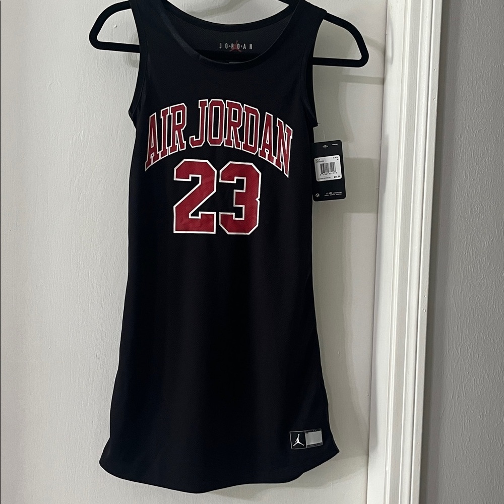 AIR JORDAN SLEEVELESS CREWNECK DRESS WITH FRONT PRINT IN BLACK - Picture 4 of 9
